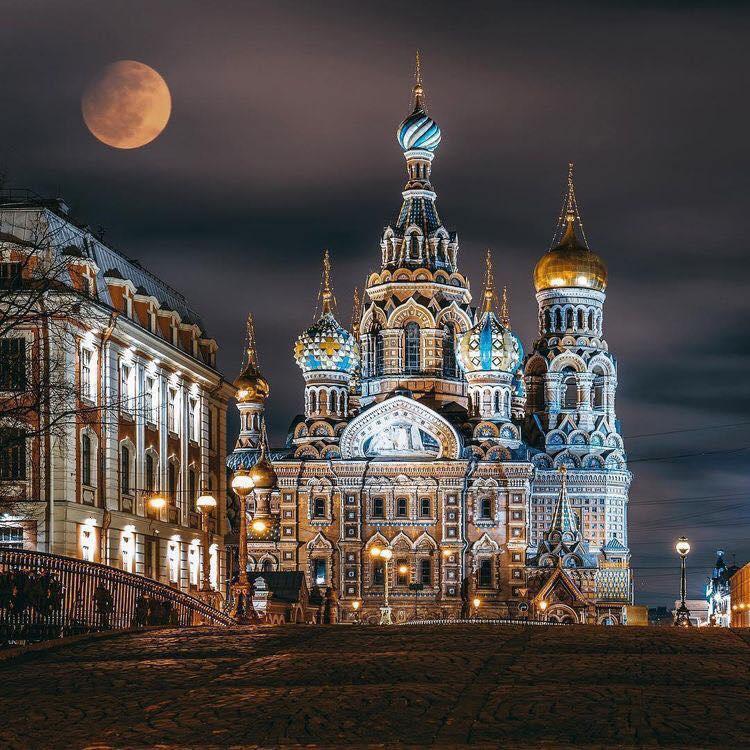 Historic buildings in Saint Petersburg